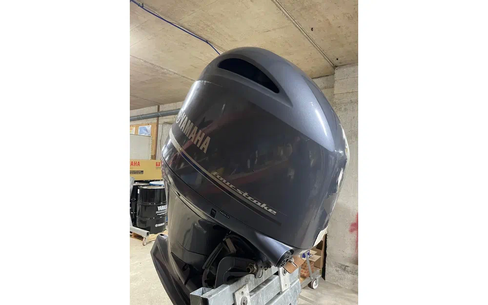 slider 2 F150DETX YAMAHA