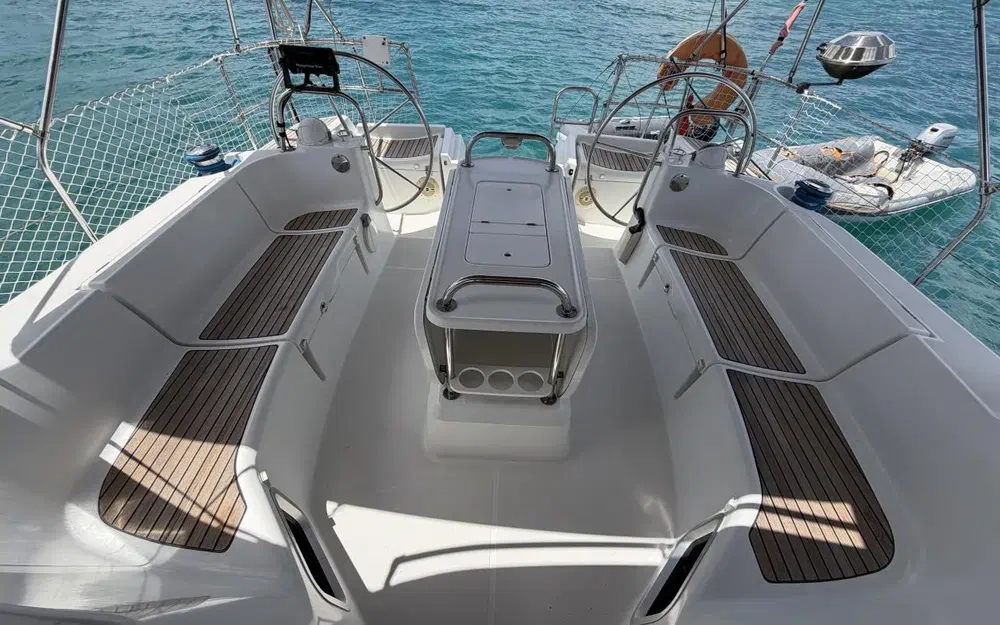 slider 20 Jeanneau Sun Odyssey 44i Performance