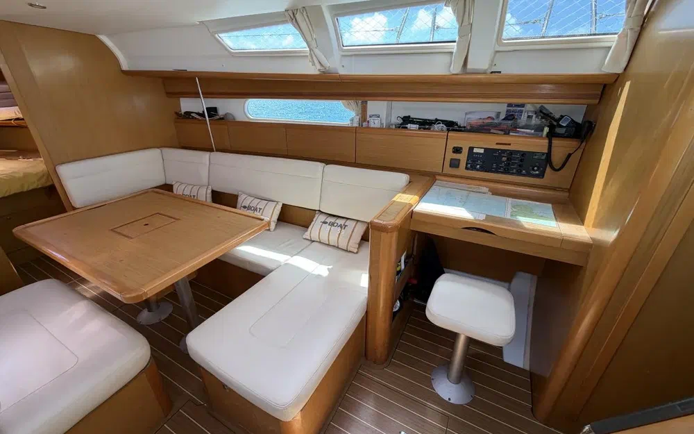 slider 23 Jeanneau Sun Odyssey 44i Performance