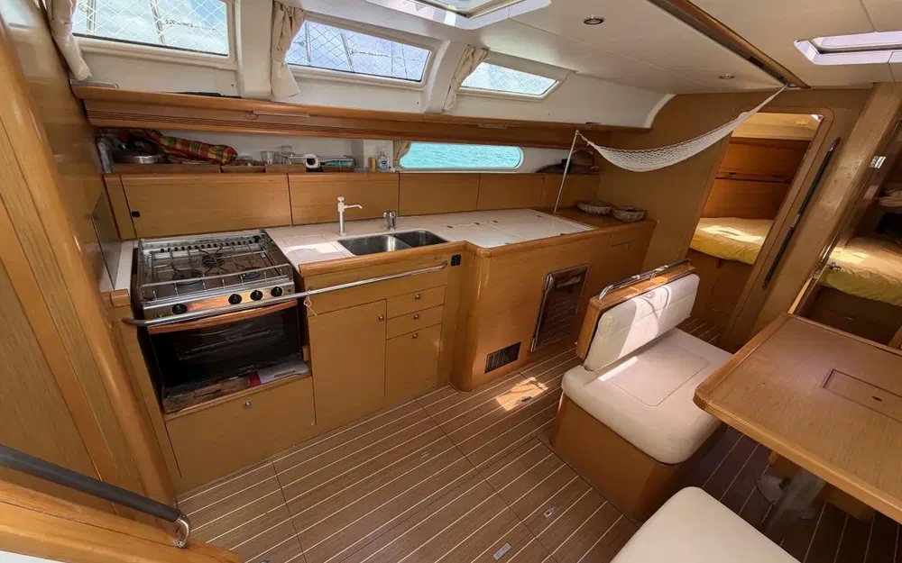 slider 26 Jeanneau Sun Odyssey 44i Performance