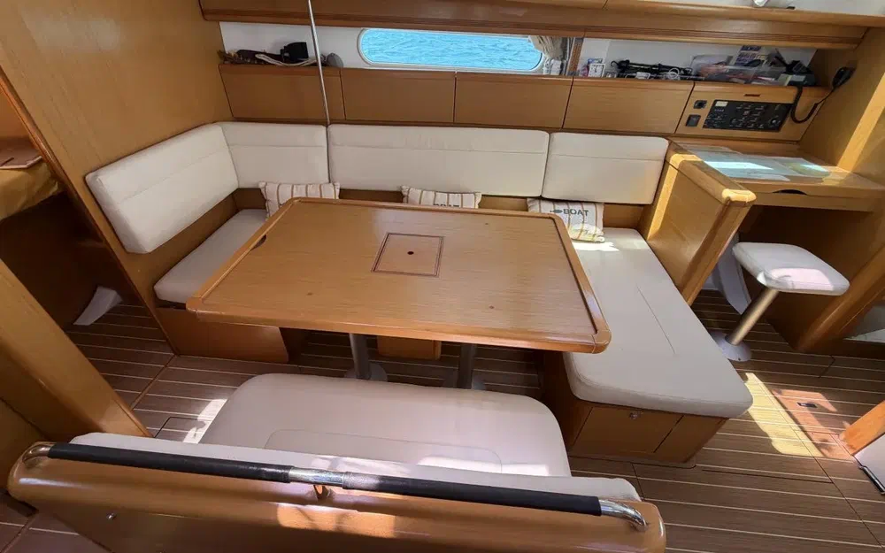 slider 27 Jeanneau Sun Odyssey 44i Performance