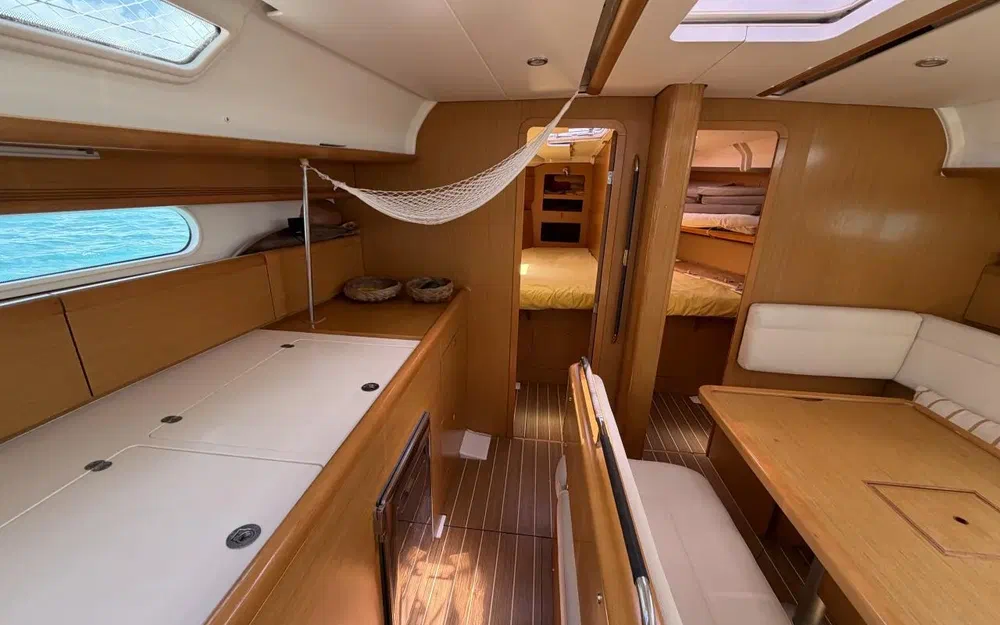 slider 35 Jeanneau Sun Odyssey 44i Performance