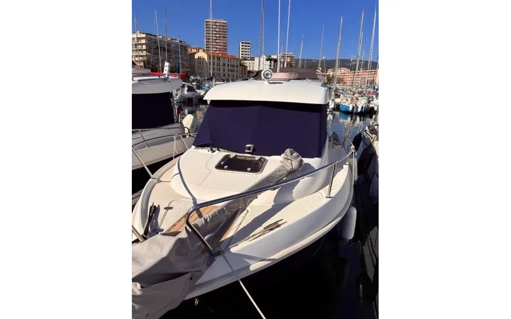 slider 1 Jeanneau Merry Fisher 625 Legende