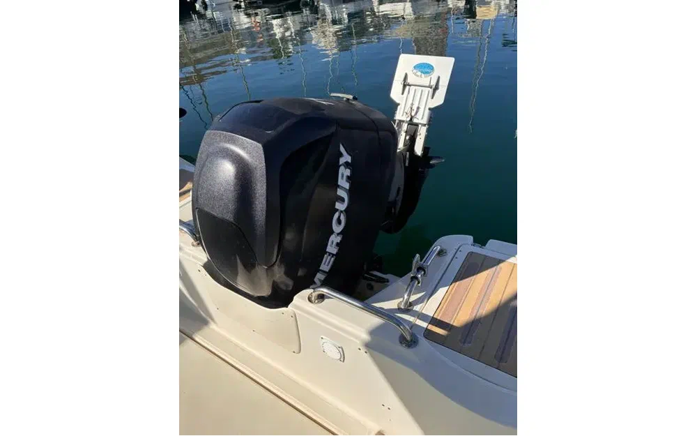 slider 4 Jeanneau Merry Fisher 625 Legende