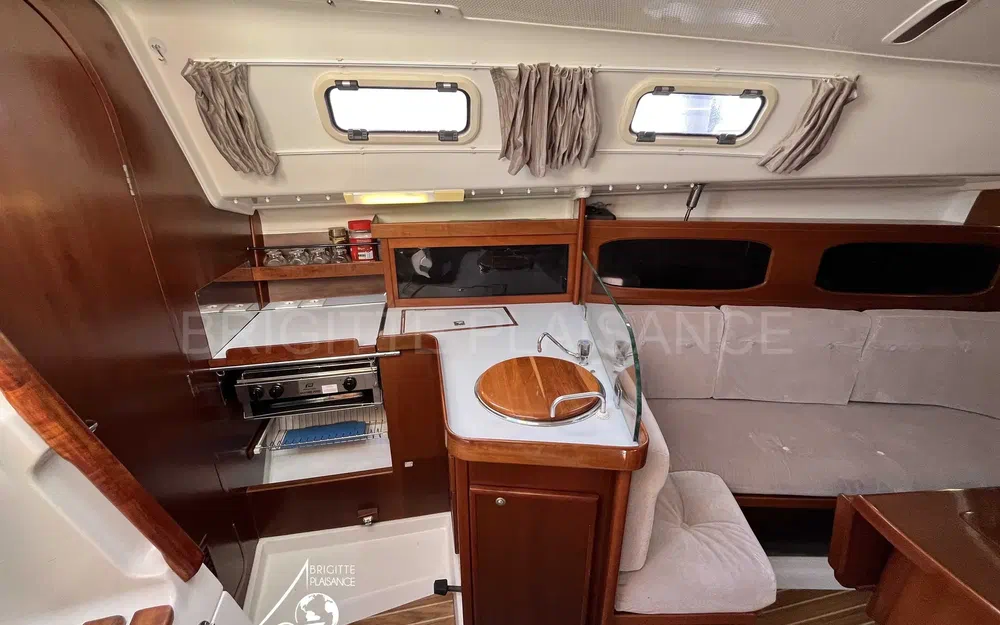 slider 5 Ronautica RO 300