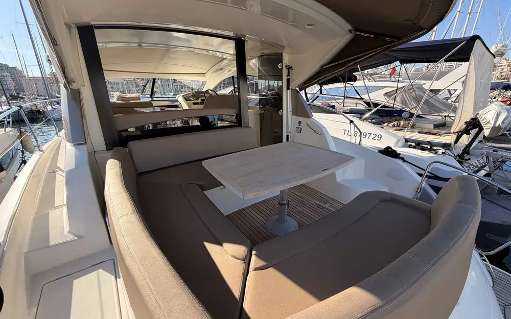 slider 4 Prestige Yachts 440 S