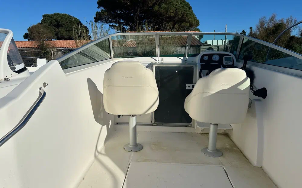 slider 3 Jeanneau Leader 605 Performance