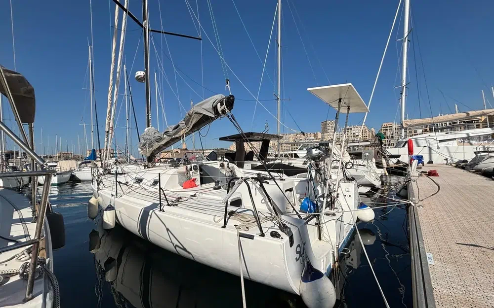 slider 1 Pogo Structures CLASSE 40