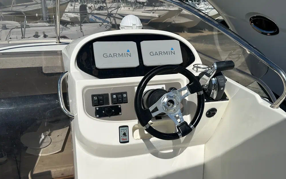 slider 3 Jeanneau Cap Camarat 715 WA