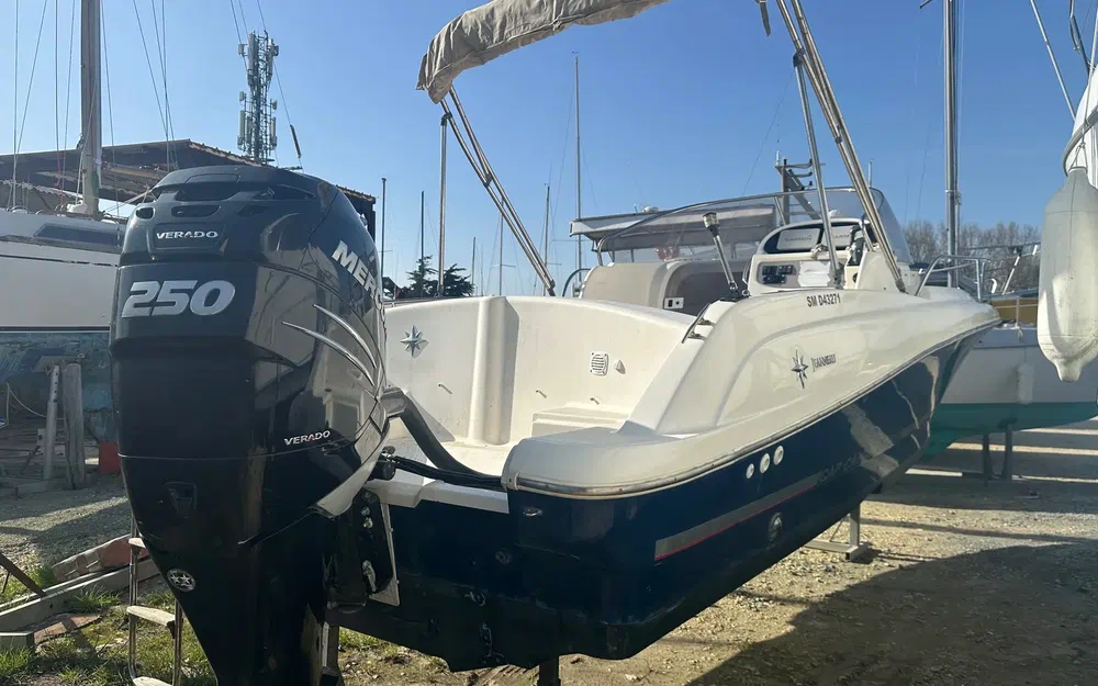 slider 1 Jeanneau Cap Camarat 715 WA