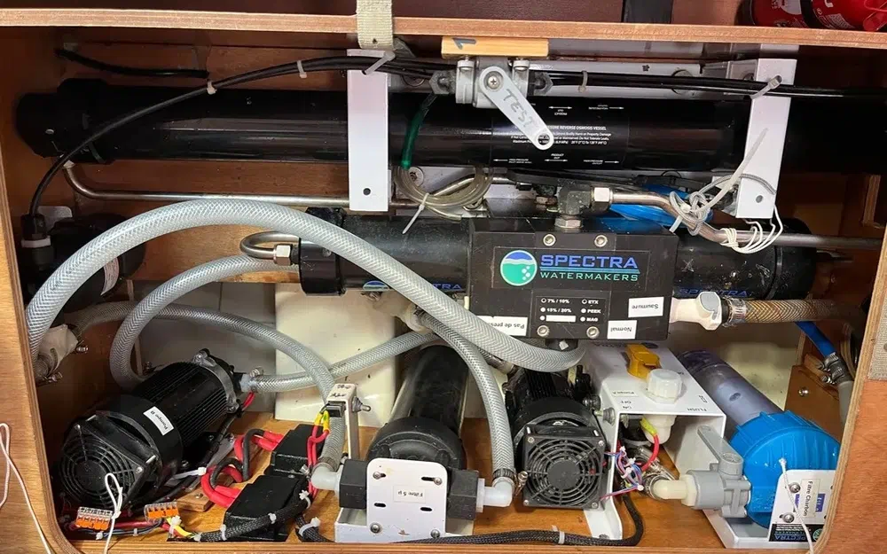 slider 28 Dufour 485 Grand Large