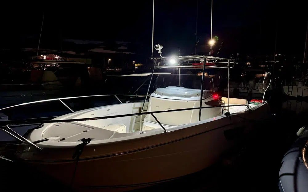 slider 8 Jeanneau Cap Camarat 8.5 CC