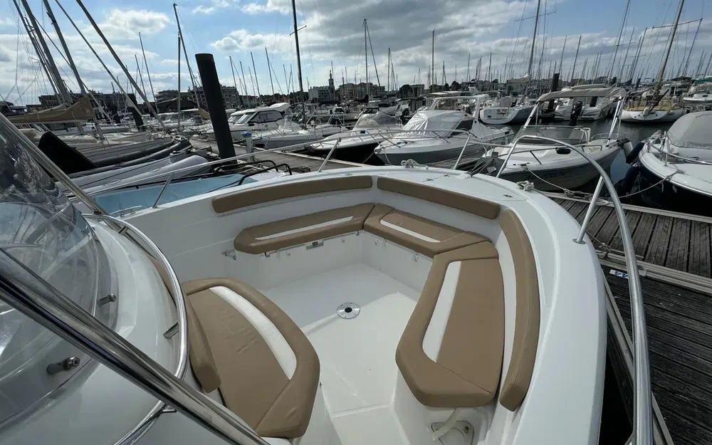 slider 13 Jeanneau Cap Camarat 8.5 CC