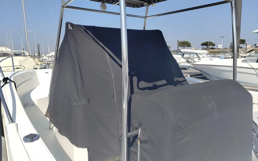 slider 16 Jeanneau Cap Camarat 8.5 CC