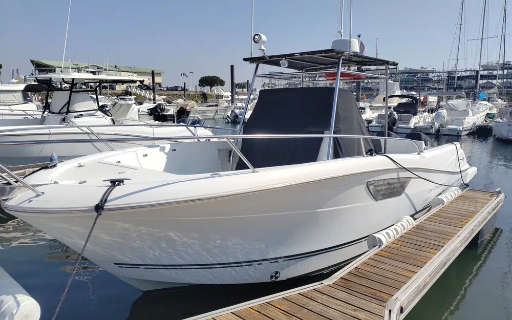 slider 0 Jeanneau Cap Camarat 8.5 CC