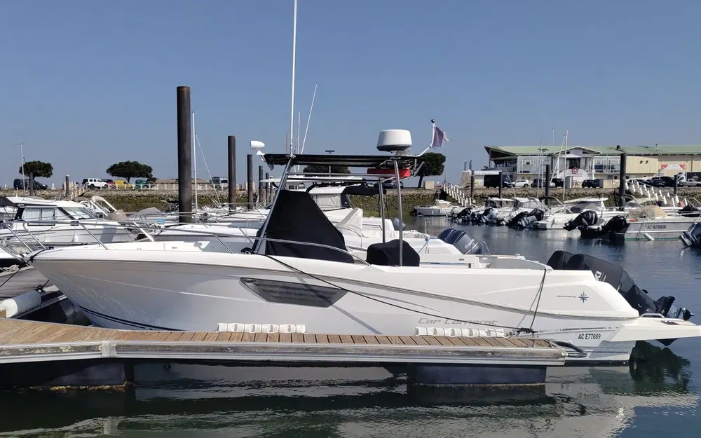 slider 2 Jeanneau Cap Camarat 8.5 CC