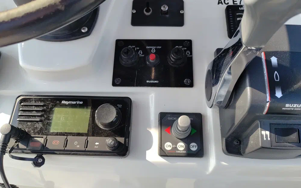 slider 21 Jeanneau Cap Camarat 8.5 CC