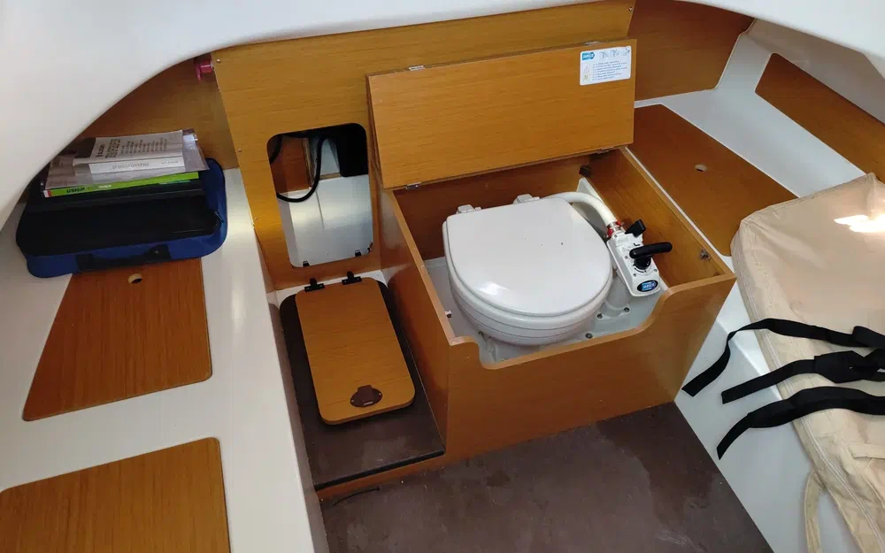 slider 24 Jeanneau Cap Camarat 8.5 CC