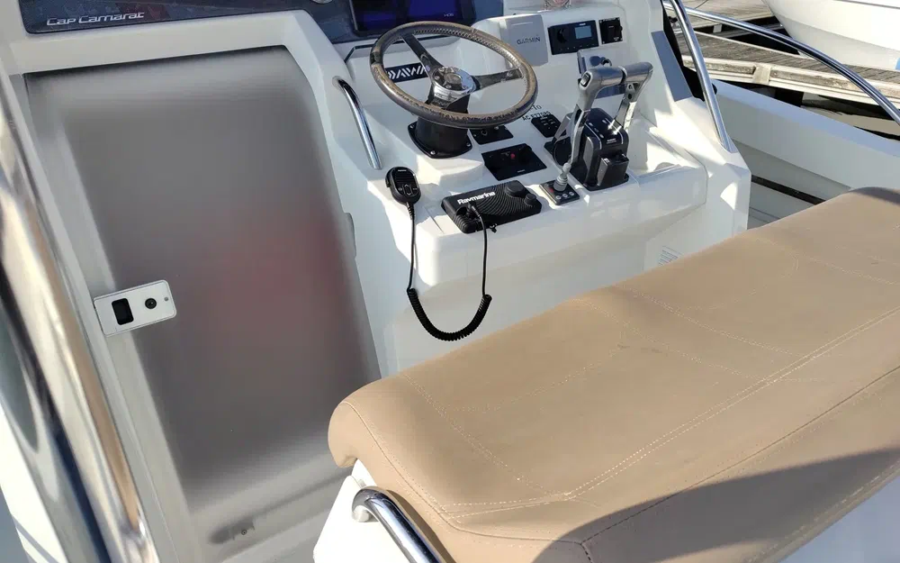 slider 18 Jeanneau Cap Camarat 8.5 CC