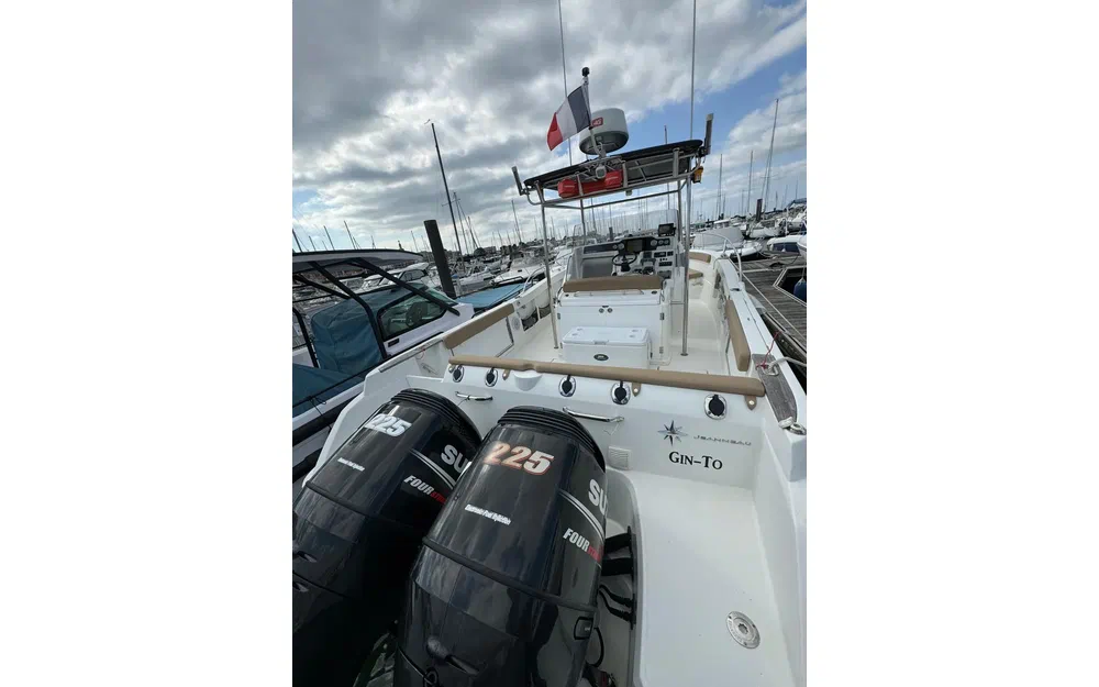 slider 27 Jeanneau Cap Camarat 8.5 CC