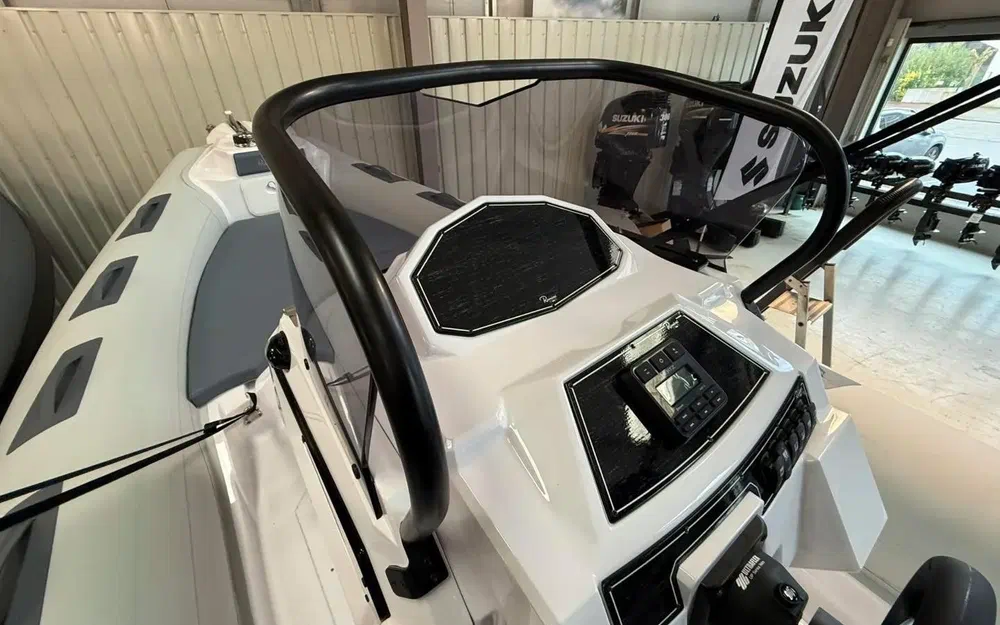 slider 12 Ranieri Cayman 26 Sport Diving