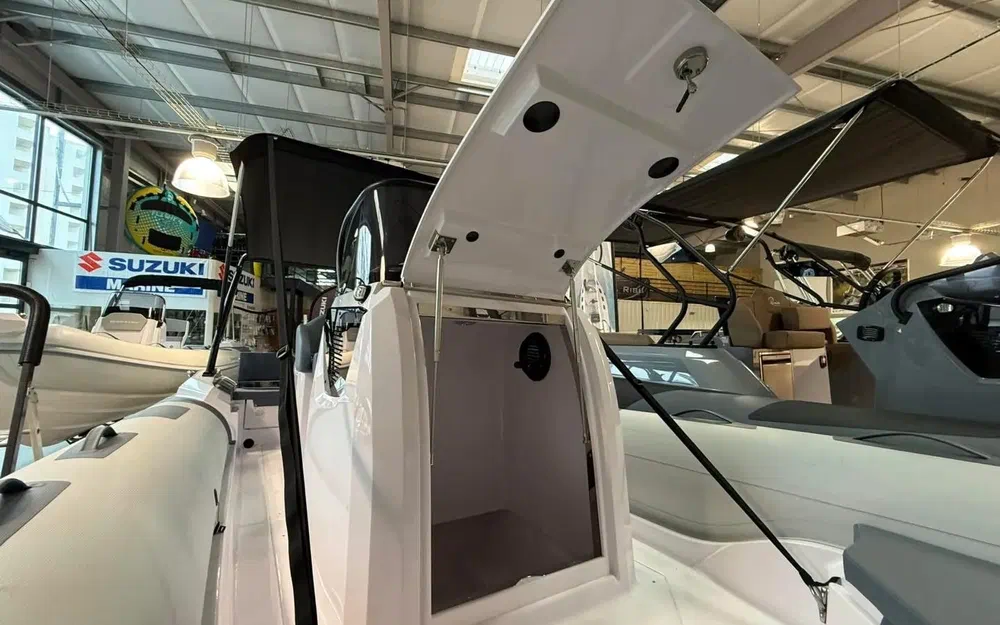 slider 13 Ranieri Cayman 26 Sport Touring