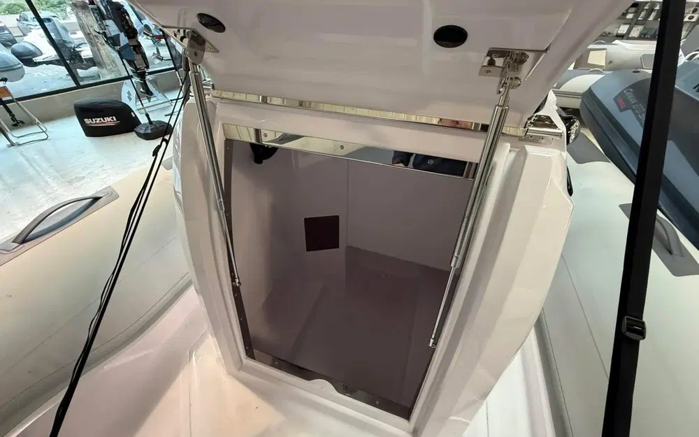 slider 17 Ranieri Cayman 26 Sport Diving