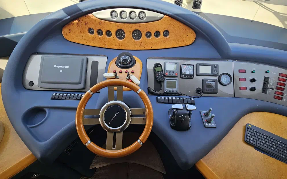 slider 18 Azimut 62 E