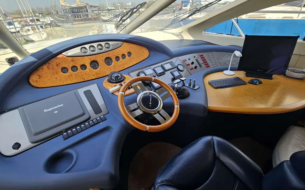 slider 1 Azimut 62 E