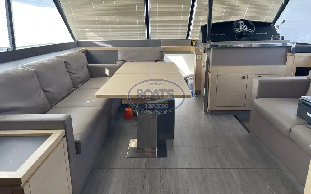 slider 2 Fountaine Pajot My 44