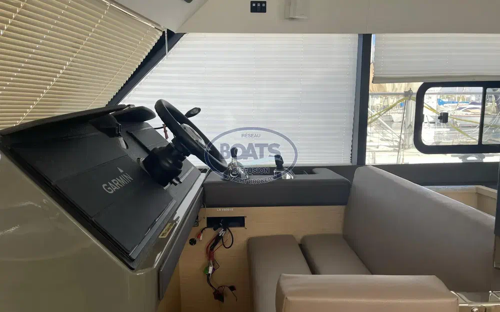 slider 3 Fountaine Pajot My 44