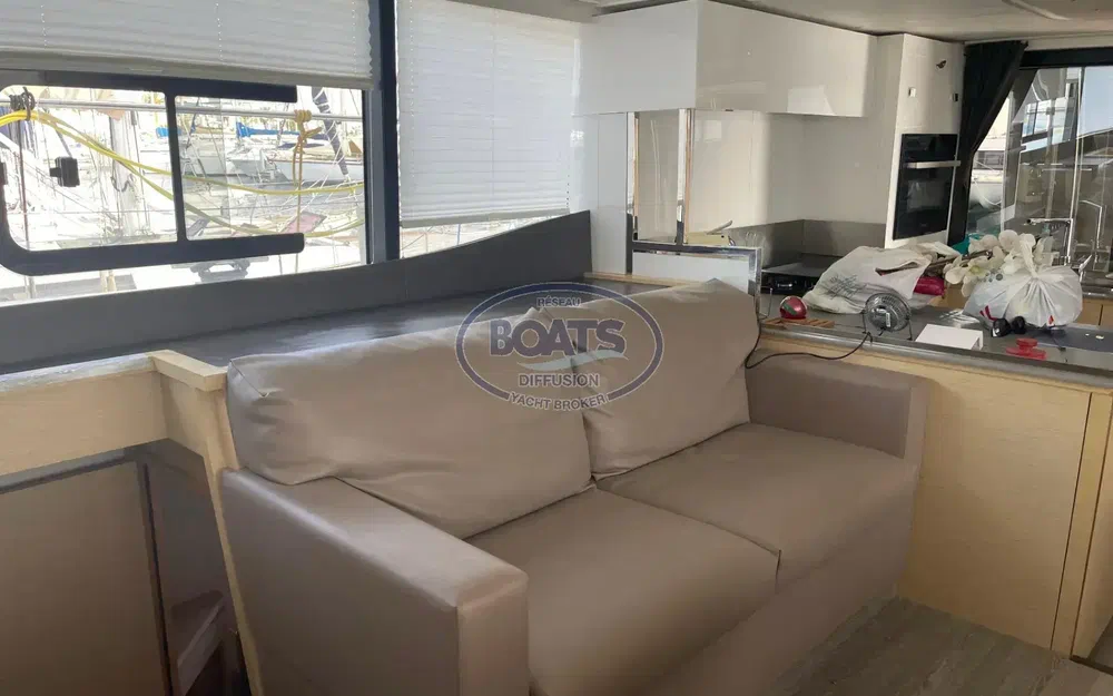 slider 4 Fountaine Pajot My 44