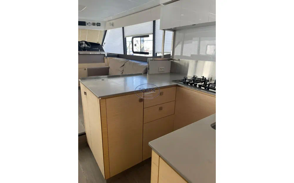 slider 7 Fountaine Pajot My 44