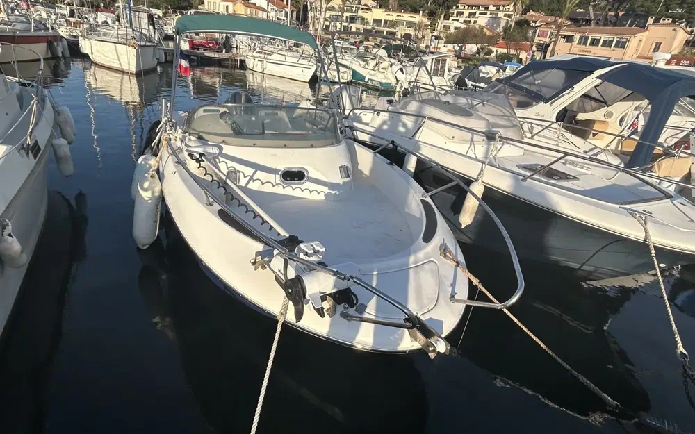 slider 1 Jeanneau Cap Camarat 625 WA