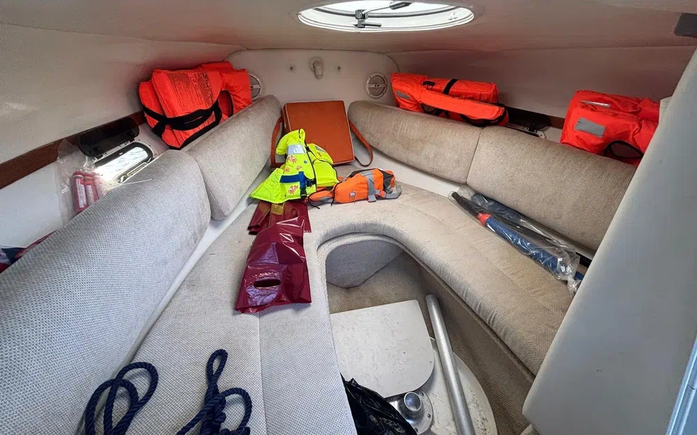 slider 5 Four Winns Sundowner 205