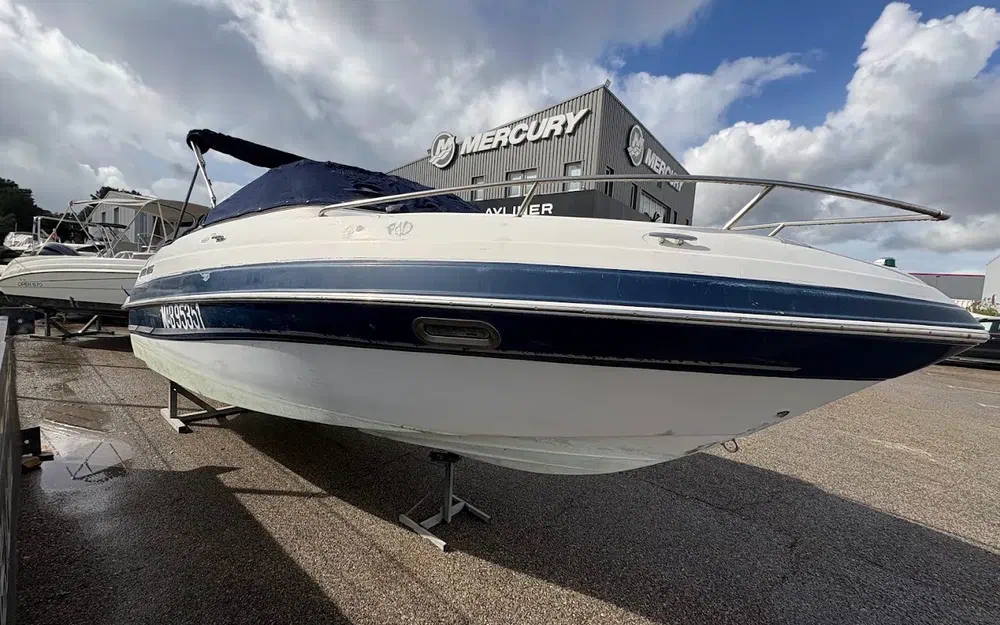 slider 0 Four Winns Sundowner 205