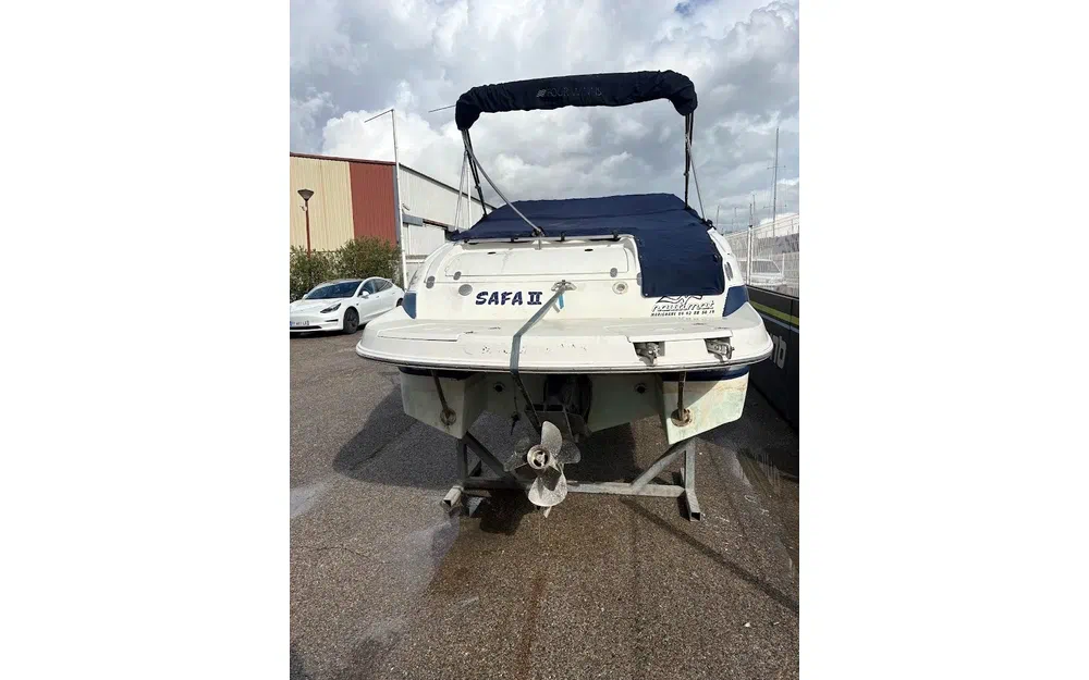 slider 2 Four Winns Sundowner 205