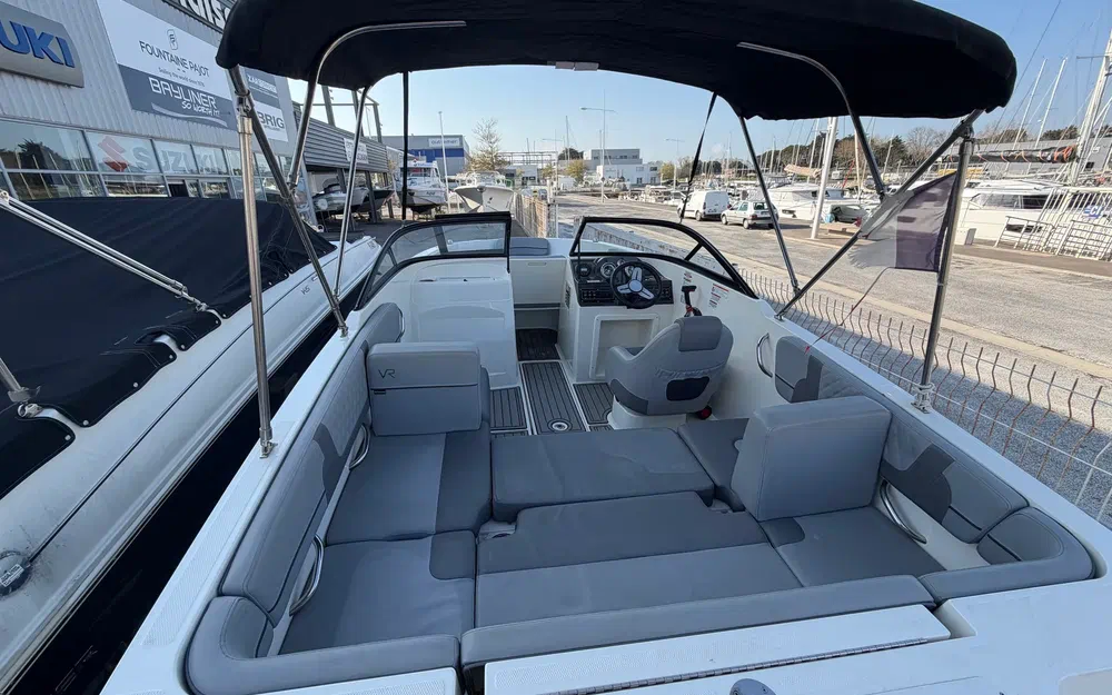 slider 2 Bayliner VR4