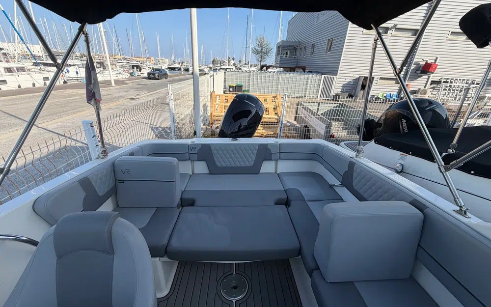 slider 6 Bayliner VR4