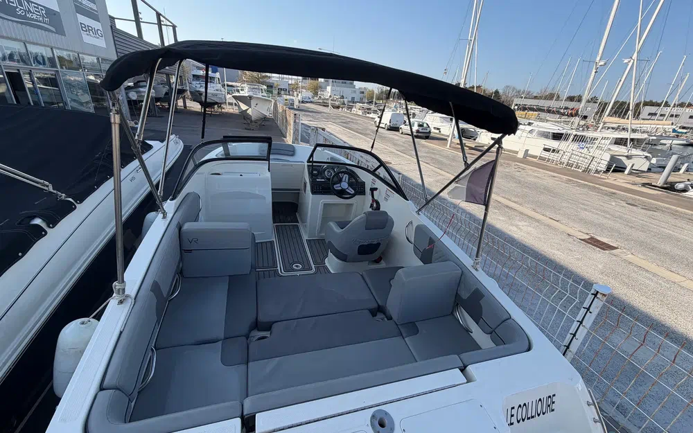 slider 3 Bayliner VR4