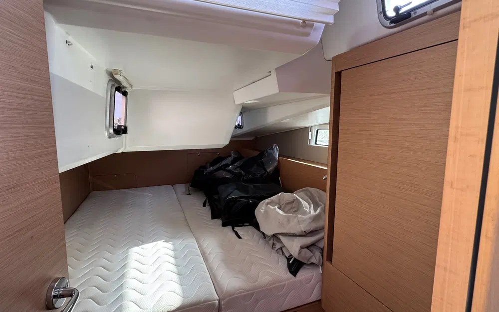 slider 10 Jeanneau Sun Odyssey 490