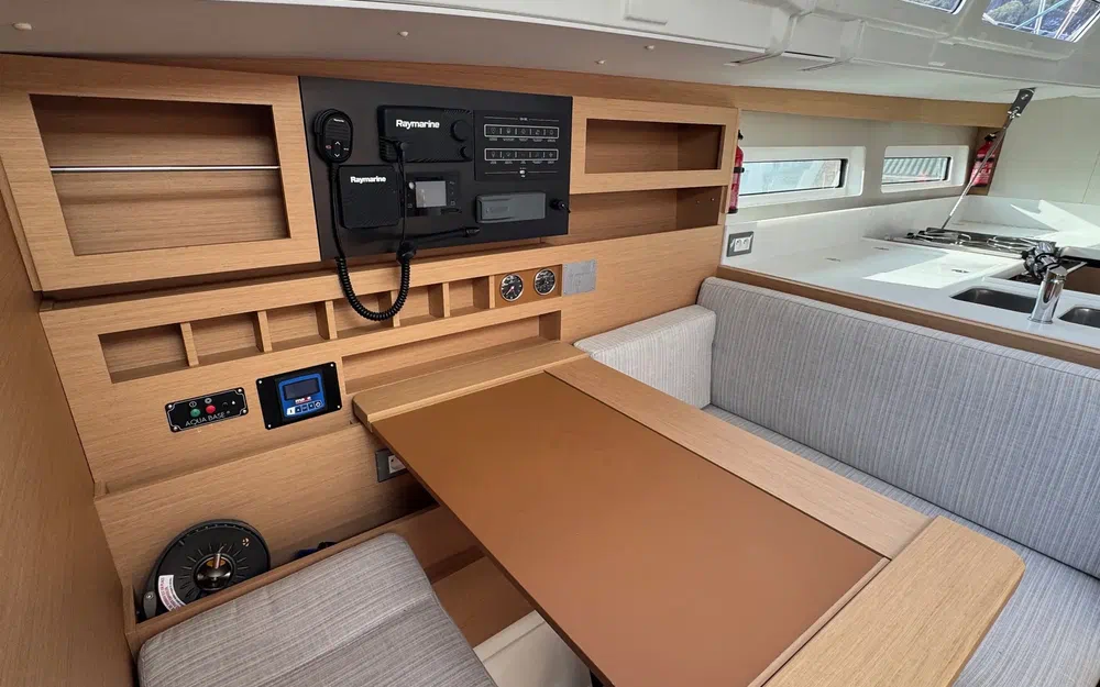 slider 3 Jeanneau Sun Odyssey 490