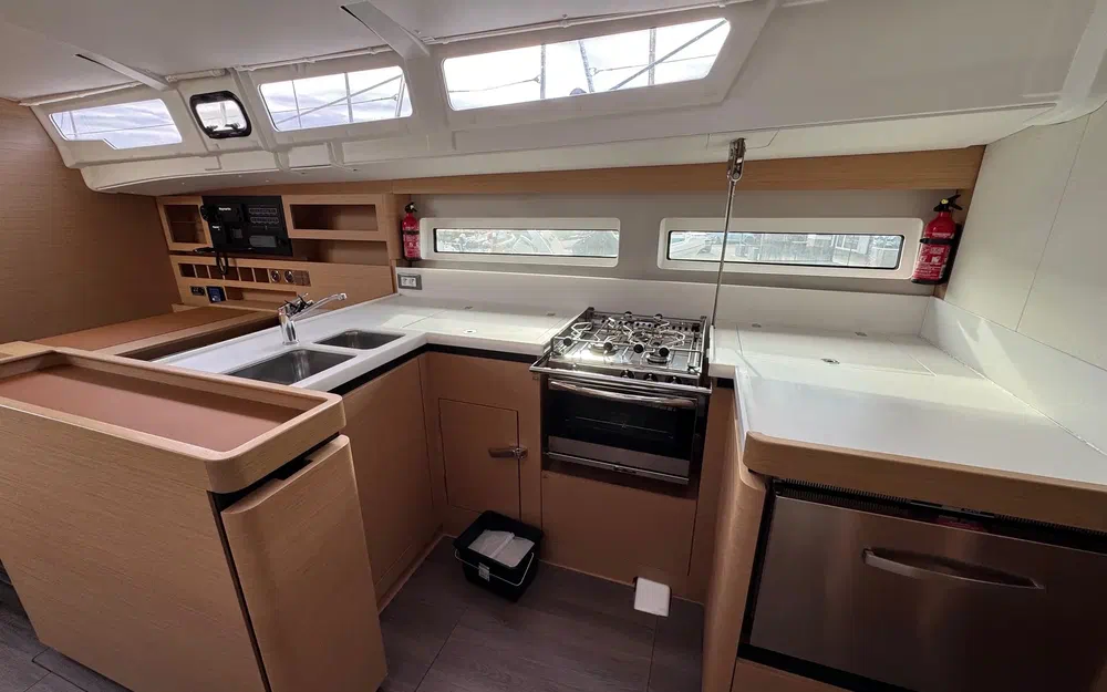 slider 4 Jeanneau Sun Odyssey 490