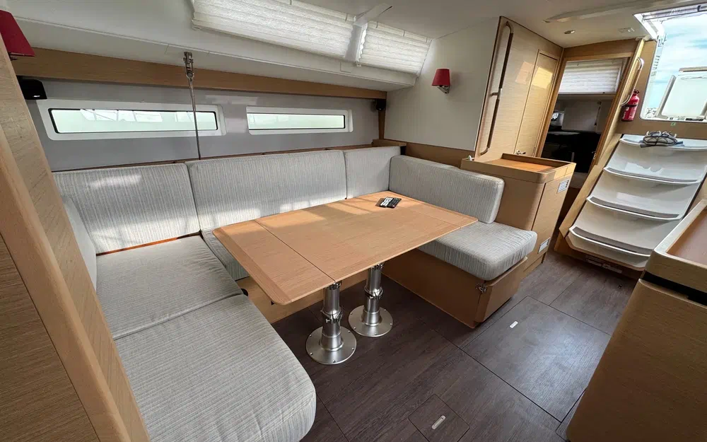 slider 5 Jeanneau Sun Odyssey 490