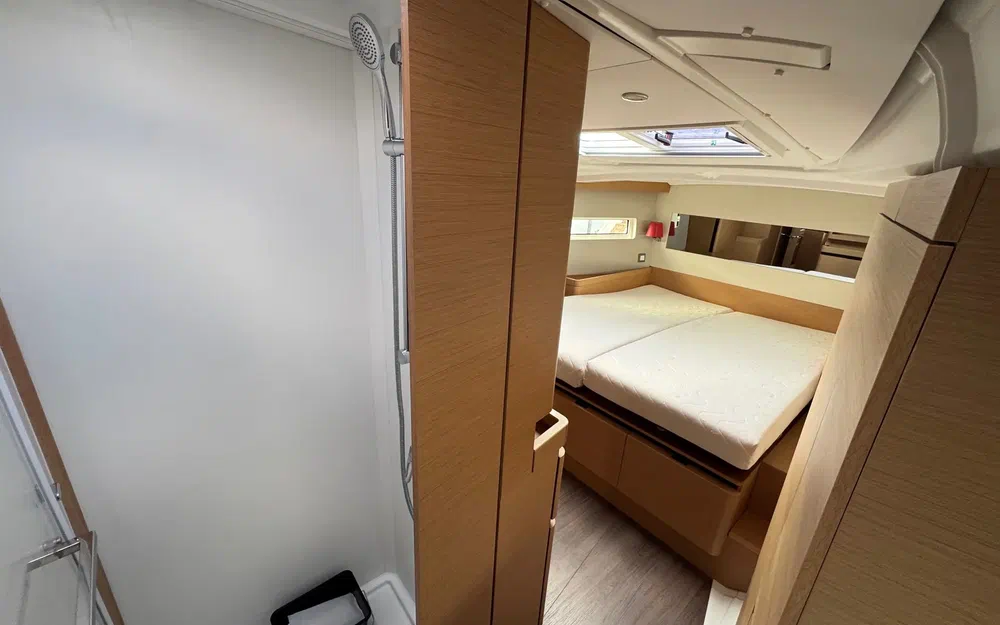 slider 7 Jeanneau Sun Odyssey 490