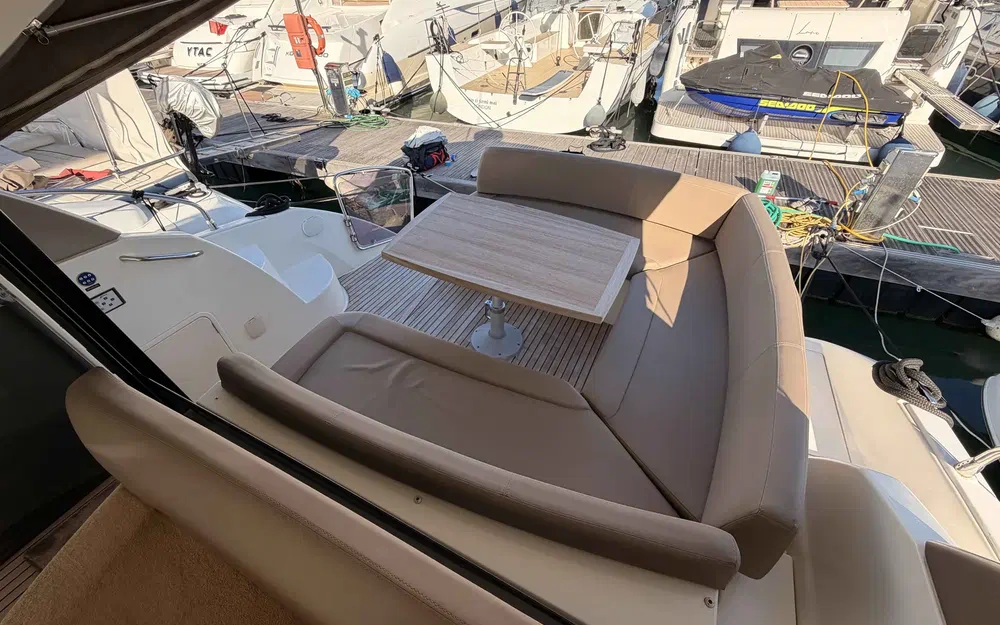 slider 10 Jeanneau Prestige 440 S