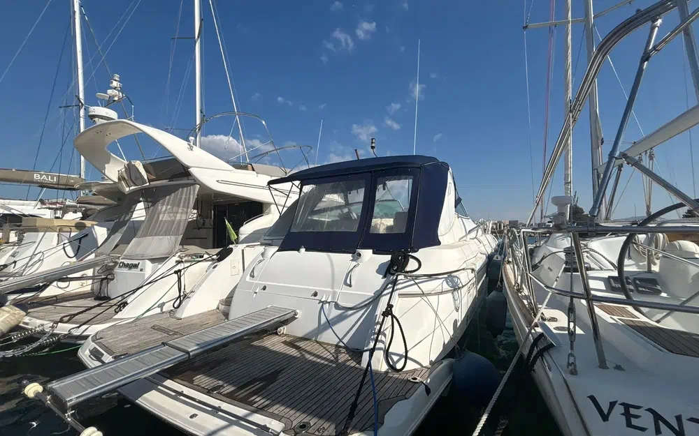 slider 2 Cruisers Yachts 4270 Esprit