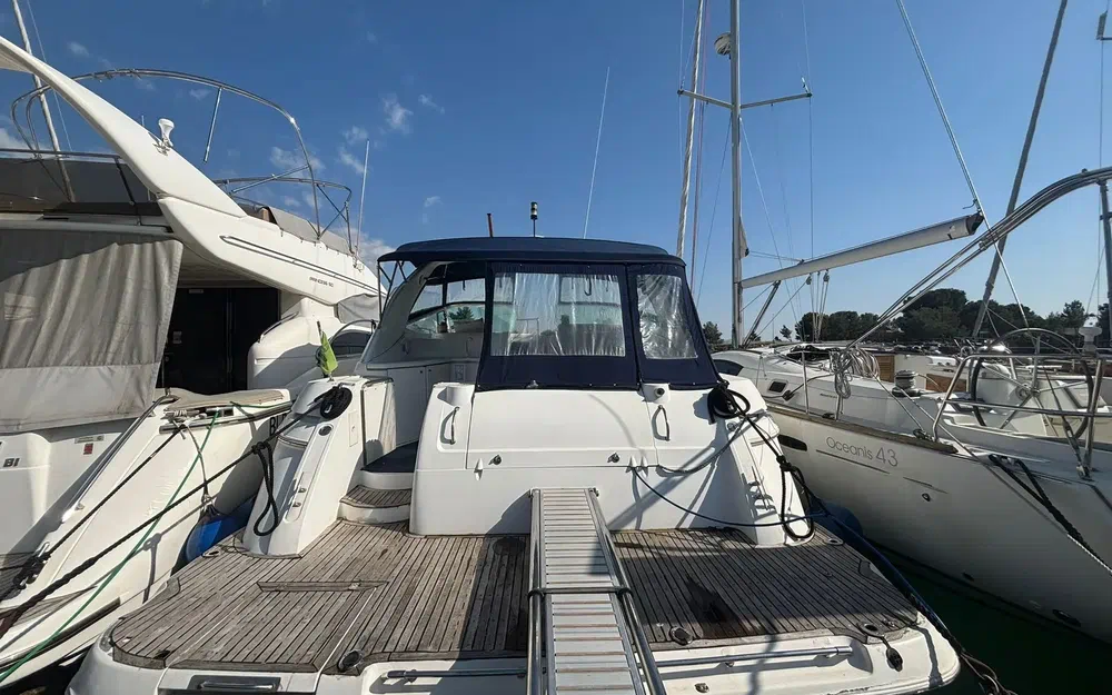 slider 3 Cruisers Yachts 4270 Esprit