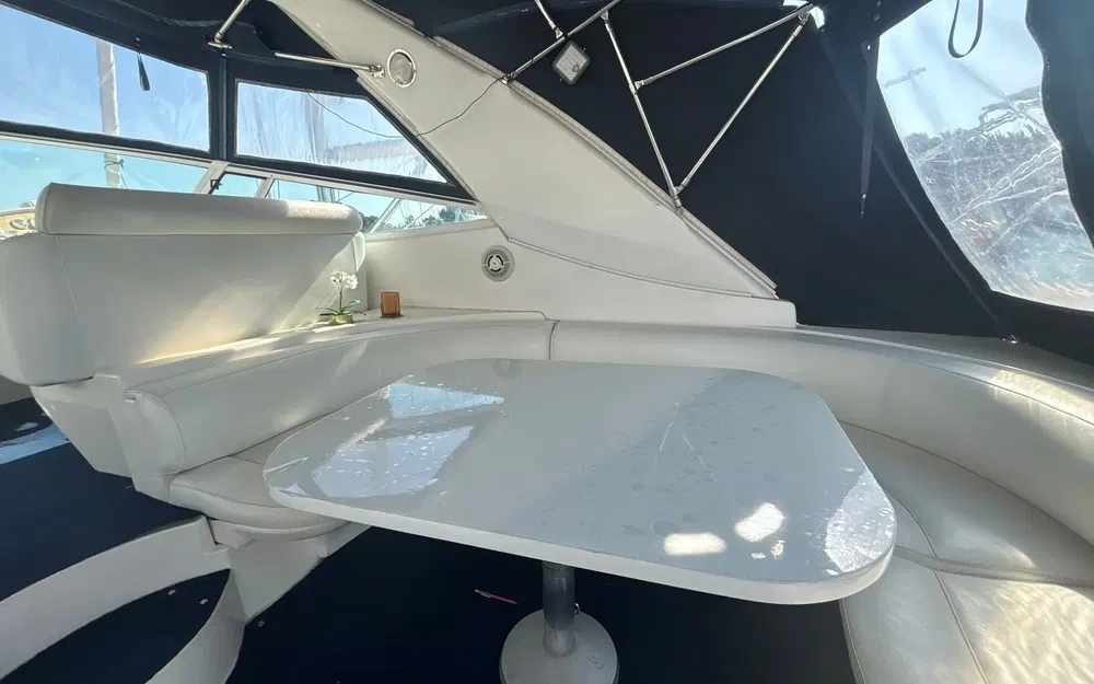 slider 5 Cruisers Yachts 4270 Esprit