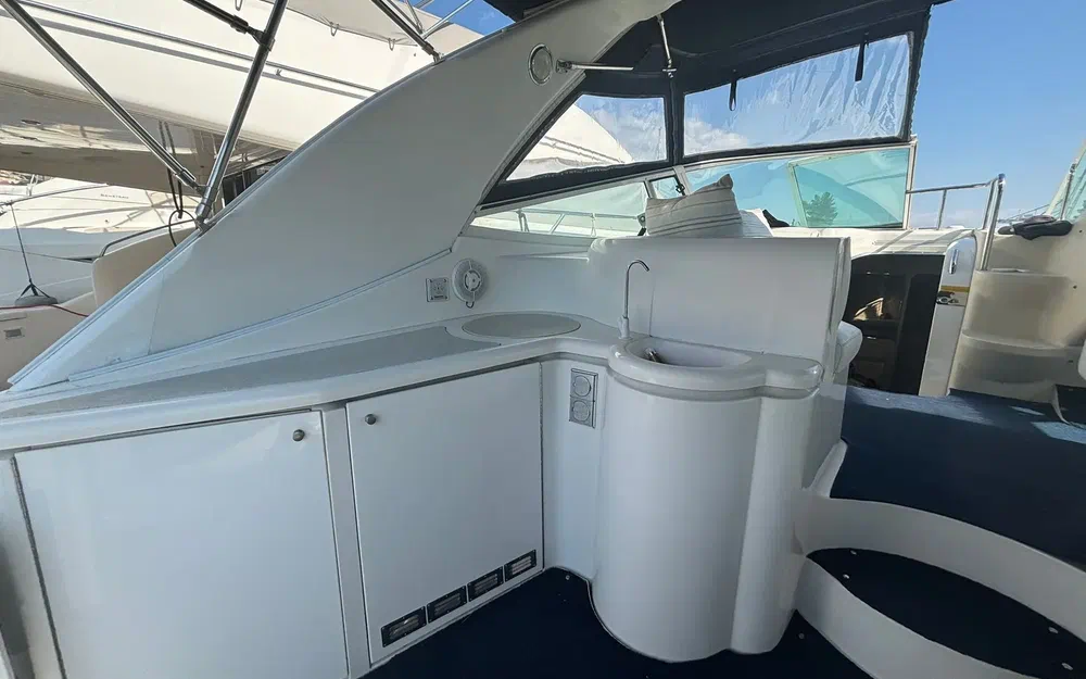 slider 6 Cruisers Yachts 4270 Esprit
